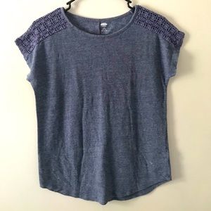 Blouse/shirt gray blue w/ pattern on sleeves